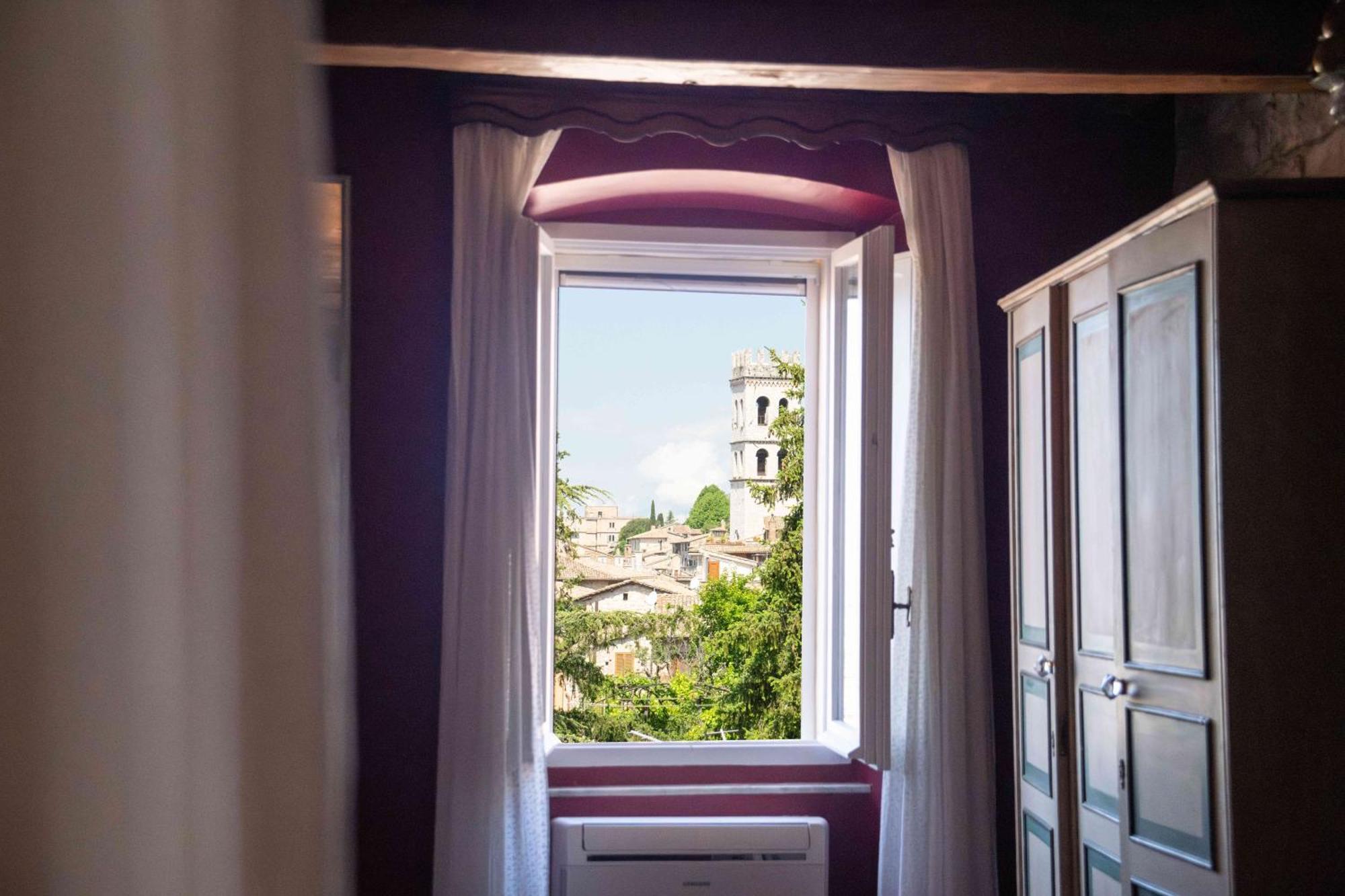 La Viola Di Assisi Hotel ภายนอก รูปภาพ